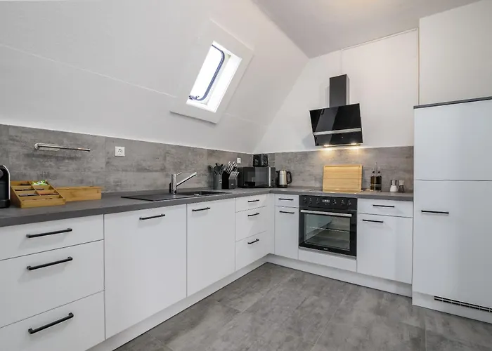 K&m - Luxurioes - Mit Arbeitsplatz - Dachgeschoss Wiesbaden